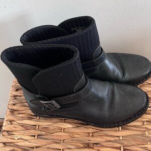 Eastland Adalyn Black Leather Slip On Comfort Boots